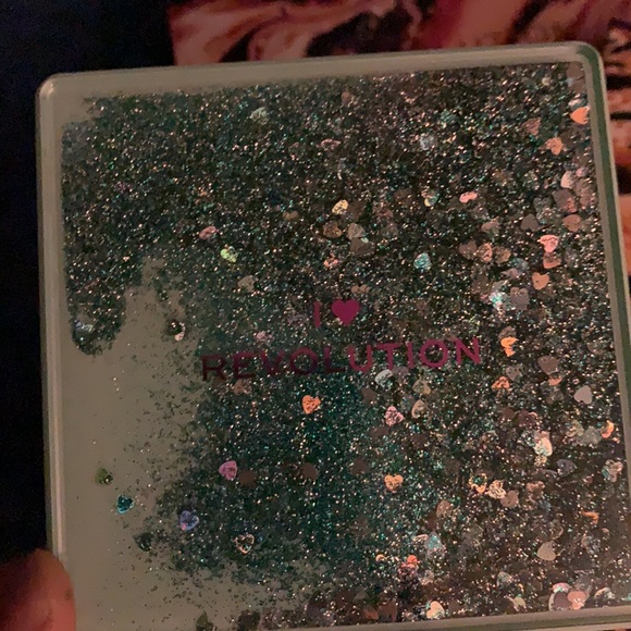 Make up revolution eye shadow palettes - Picture 2 of 12